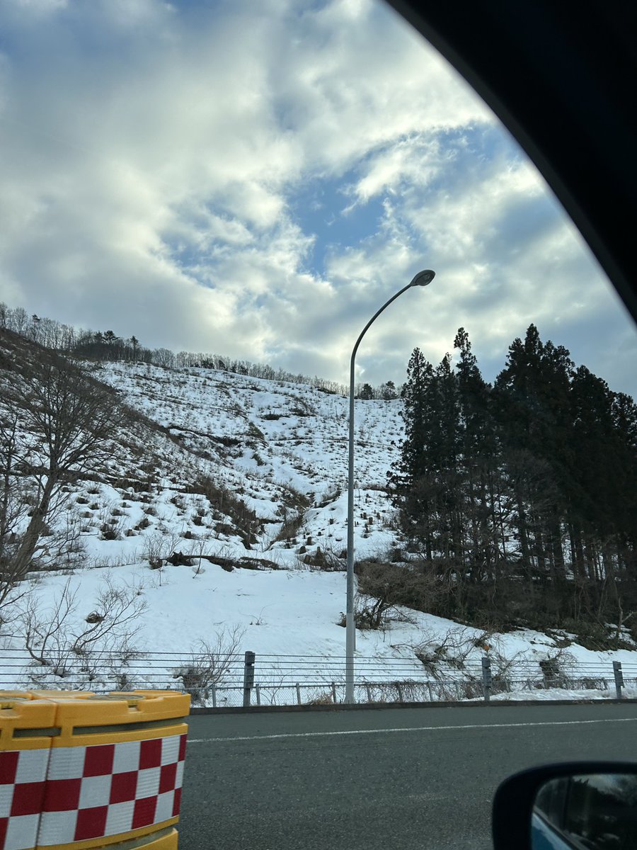 Satoshi_7_SRC's tweet photo. そういえば、お題の日にレベル49に到達しました
あと一年で半世紀…恐い！

今は雪が舞う中、秋田にいます
分かる人は分かるでしょうが、察して下さい笑笑
まぁ本人が凹んでないので良しとしましょう
滑り止めは確保してますからね👍️

たまたまですが、3月11日に東北に降り立ちました
黙祷 https://t.co/xYeEYeQU8n