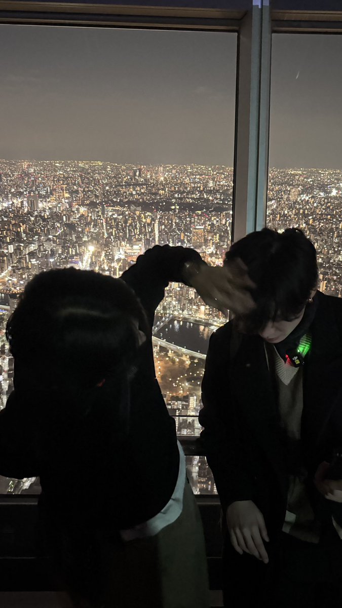 yikon137's tweet image. when post photo at Tokyo Sky Tree 

Singles: “Look at the view”
Couples: “Look at us”

#ngernoat #bevertonliew