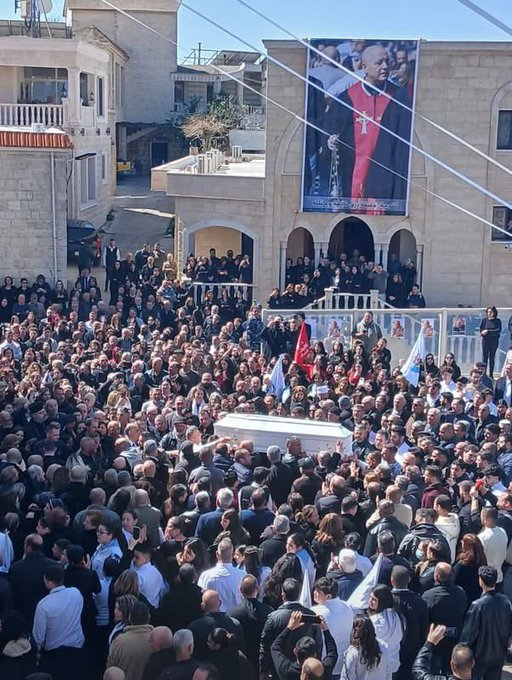Les chrétiens des villages frontaliers du Liban subissent les conséquences des folies suicidaires du Hezbollah.

Ils pleurent leurs morts, prient leurs victimes, et résistent en refusant de quitter sous les menaces permanentes.

La résistance chrétienne est toujours là.