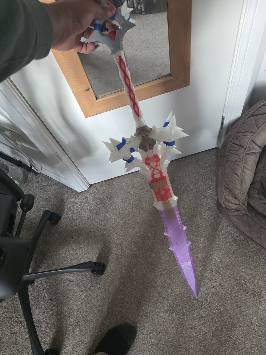 Not sure why i wanted to make [Forgeborn Scathe] from #ArkKightsEnfield but here we are!  Did a Dryfit to make sure it all fits together but have 0 idea what to do now.. i cant cosplay #Laevatain lol...

Ill probally list the model later once i do a parts sheet..?