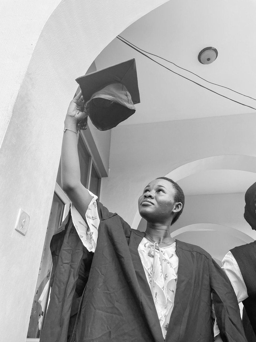 0moscarce_01's tweet photo. Hi X, I'm Abisola, a 100L UI linguistics student and I'd love to document my journey here. 
I matriculated after the 3rd Utme..delay they said is not Delilah.😂✨
Walk with meeee.💕 https://t.co/LpoaCJugMC