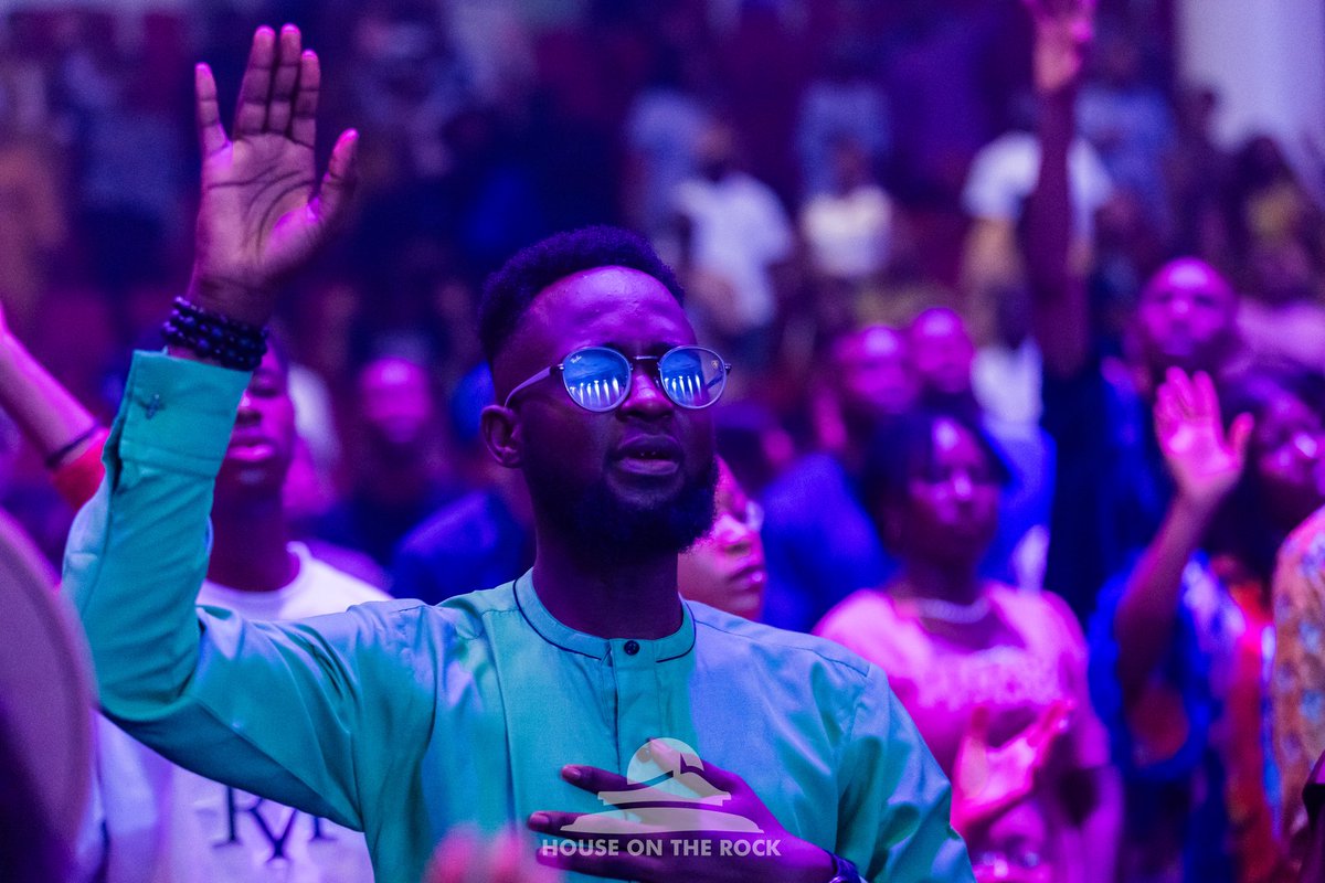 HouseOnTheRock's tweet photo. Catch a Word in season that will strengthen your faith and anchor you in what God has spoken.

#RefreshWednesday starts 6PM, streaming live across all our online platforms.

#MidweekService
#HOTRService
#HOTROnline
#HouseOnTheRock https://t.co/5SYkTnmzoP