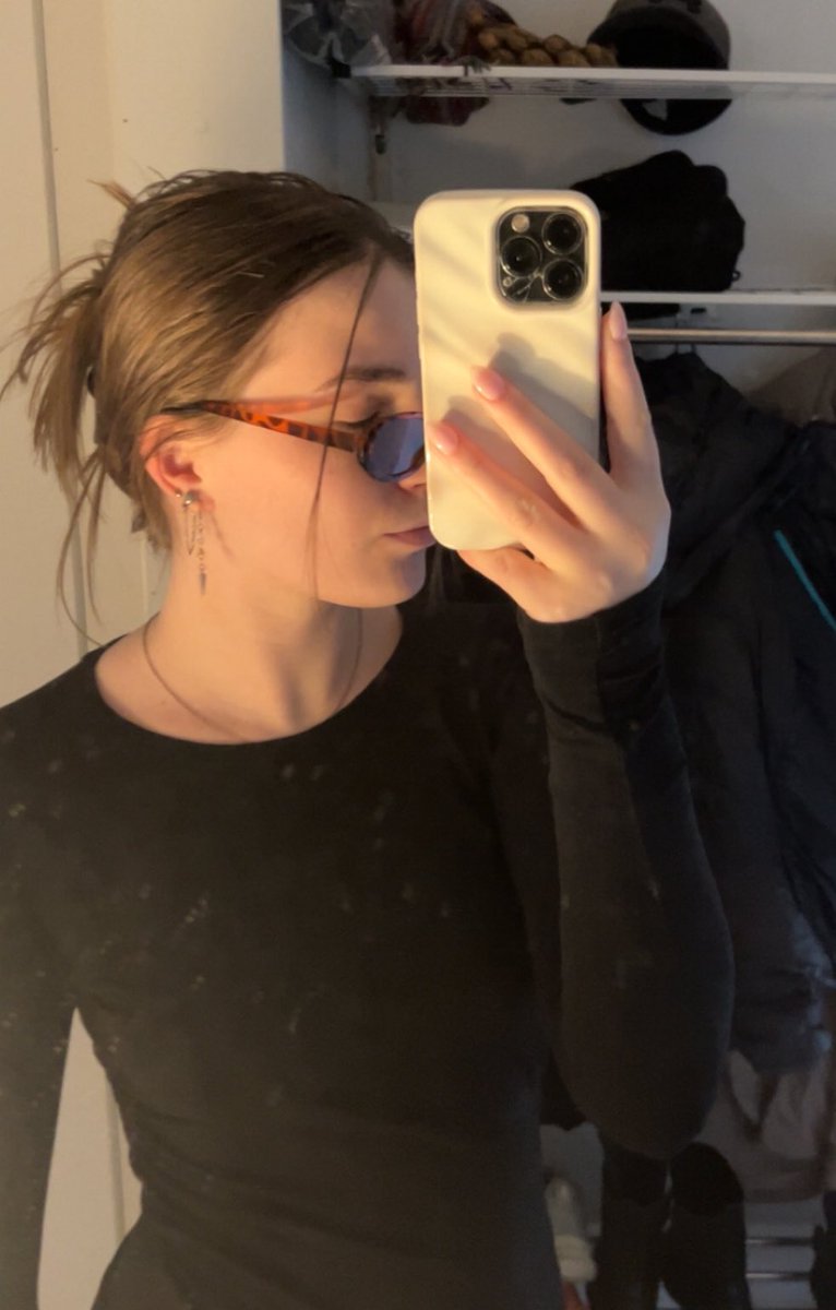 jjkssuee's tweet image. trying to look diva like jimin but #failing