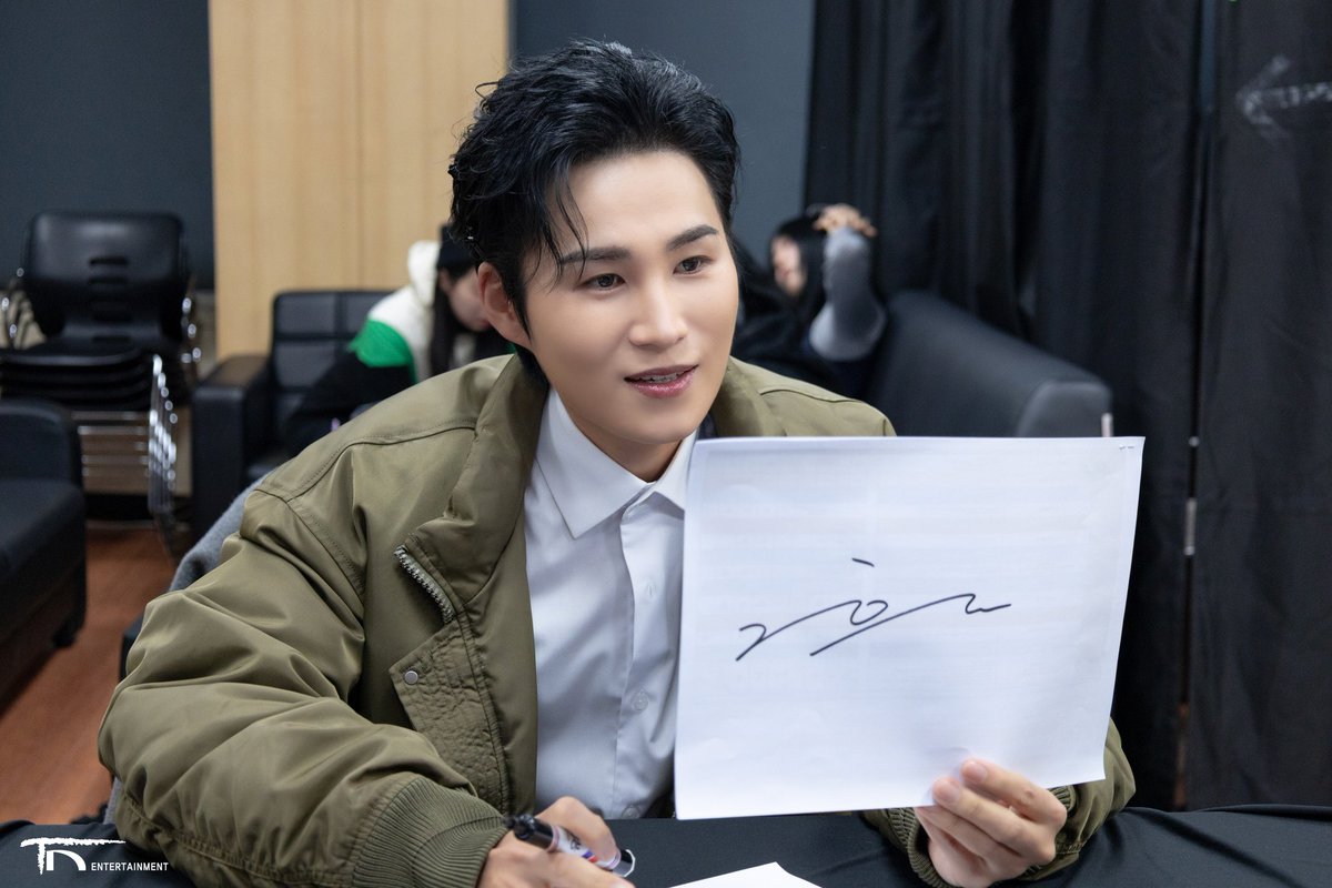 onepick_heejae's tweet photo. 함께한6년이행복이었어요
#김희재_데뷔6주년_축하해
희랑이희재를많이아껴요
#HEEJAE_6TH_DEBUTDATE
앞으로도함께할게요 https://t.co/OhLU0Z9lK7