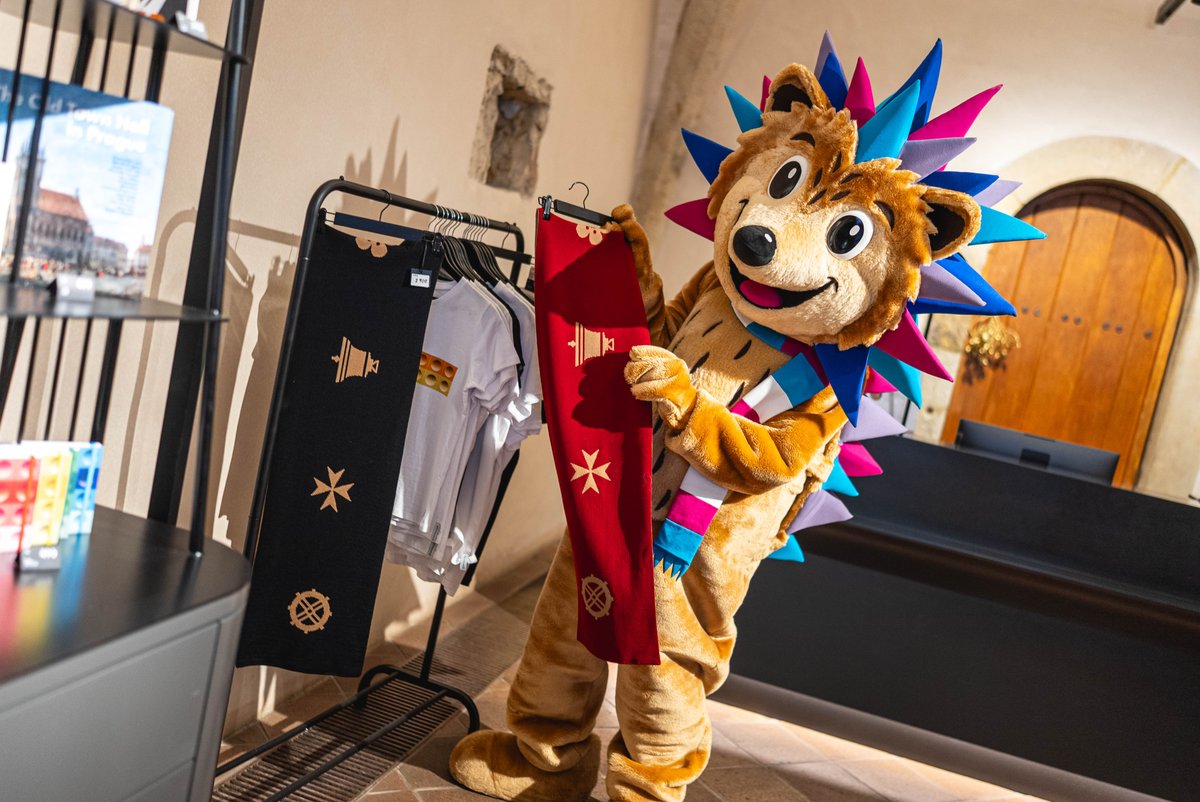 PragueEU's tweet photo. 🦔 Join Eda the Hedgehog for some gifts! 🛍️
Between training sessions &amp; preparations, the 2026 ISU Worlds official mascot dropped in Old Town Hall shop for authentic Prague souvenirs.
Visit &amp; get your own little treasure! 🎁
👉🏼 https://t.co/LKE8C7uhmr
👉🏼 https://t.co/Ispud2gOw2 https://t.co/vKvQsLjQ7W