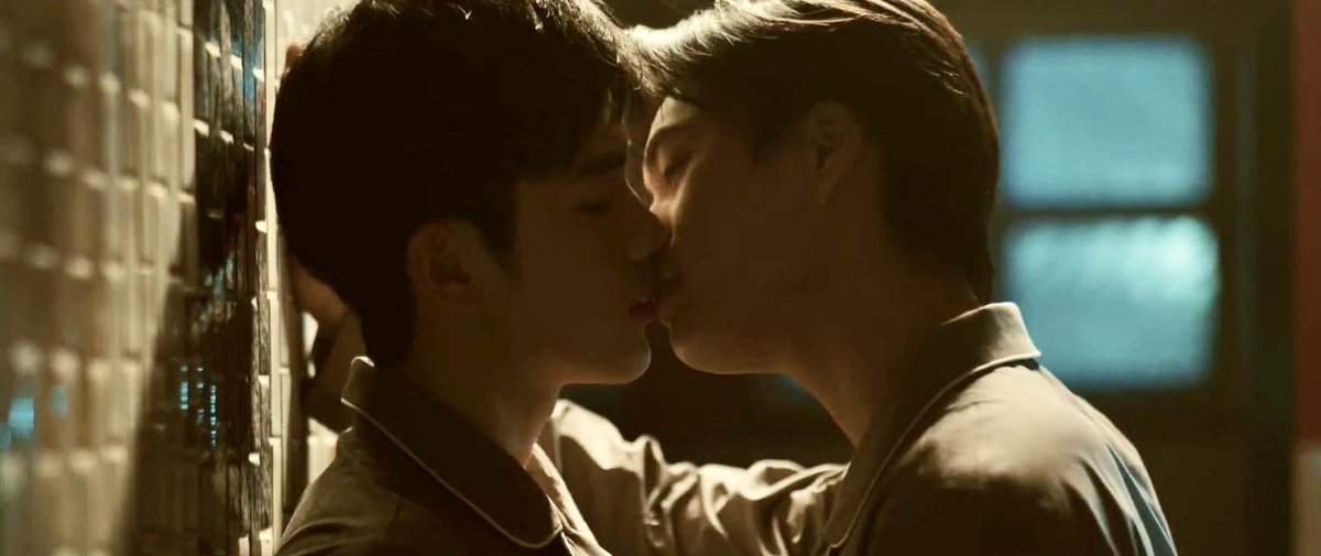 🚨 Official synopsis for #TicketToHeaven, GMMTV’s new BL starring #GeminiFourth!

“If love stands in opposition to what is right… should a person choose righteousness or love?”

The boy Tanrak desires to walk the path of religion. He ordains as a novice to prepare himself for