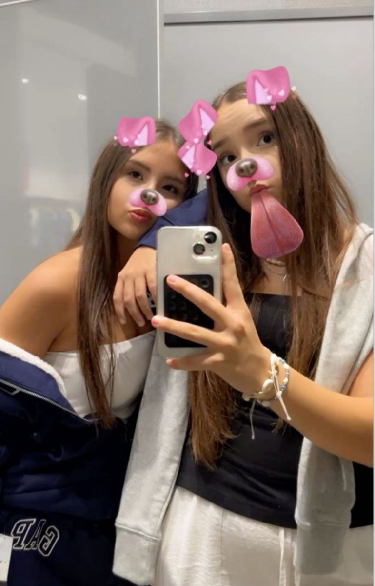 Les 2 soeurs 👯‍♀️ tweet media