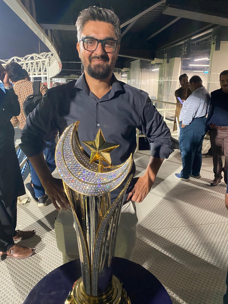 imransiddique89's tweet image. Han Bhaiyu kesi Lagi phir INFINITY 

#PSL #Trophy