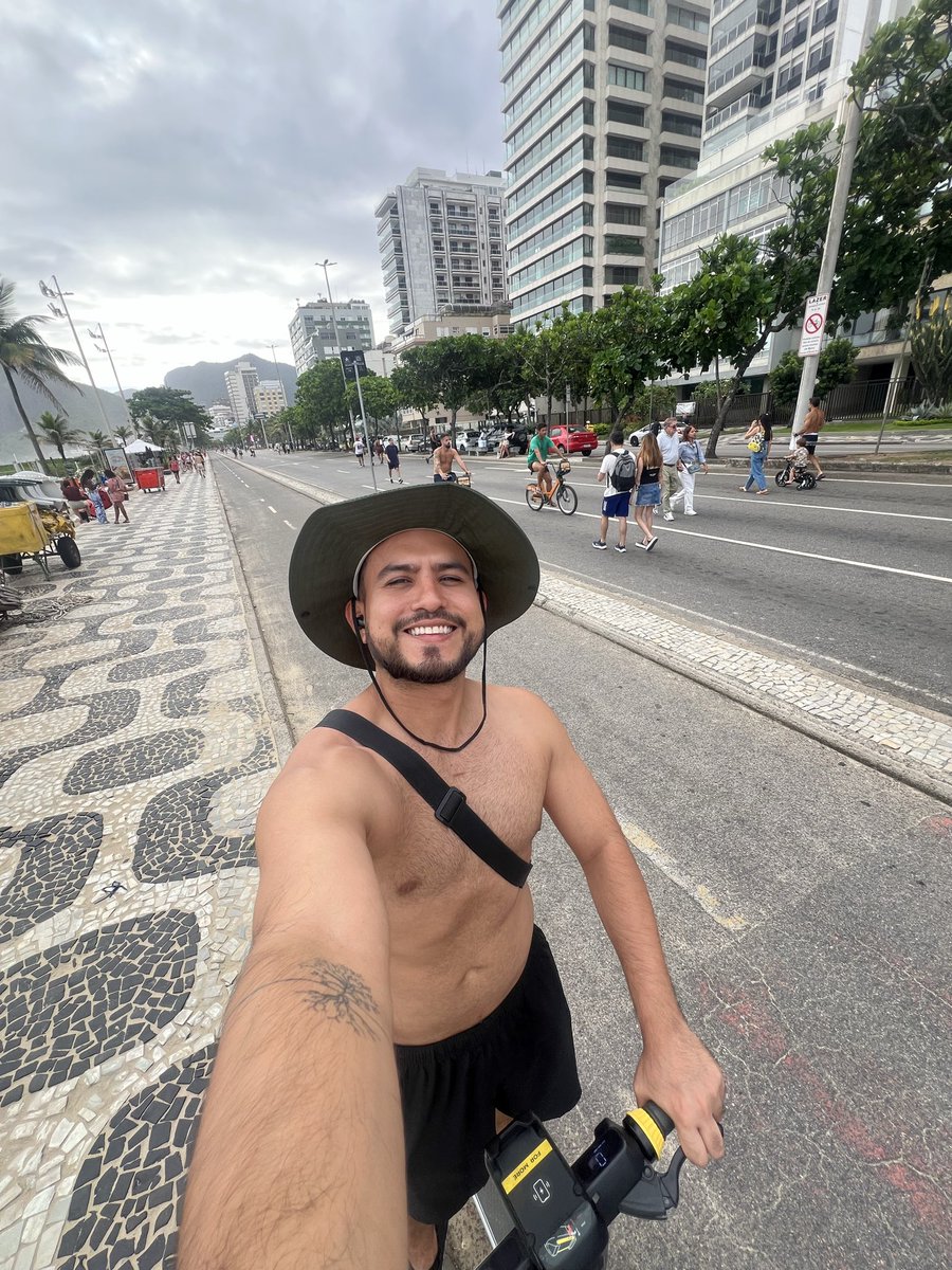 Edwarramirez_9's tweet photo. Tipo chill en Río 🇧🇷 https://t.co/sDZpjGyz2O