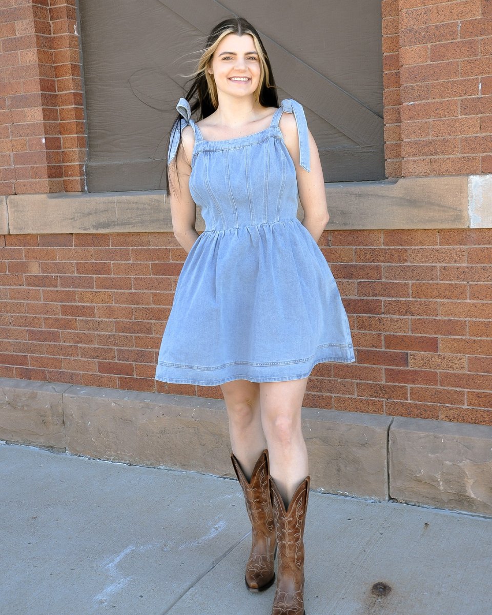 jqclothingco's tweet image. Perfect for sunny days, concerts, or weekend outings, this denim mini dress pairs beautifully with sneakers, sandals, or boots!  ☀️👢👟 #springfashion #spring2026  #denimfashion #dresses #springcollection #springfashion 
jqclothingco.com/products/tie-s…