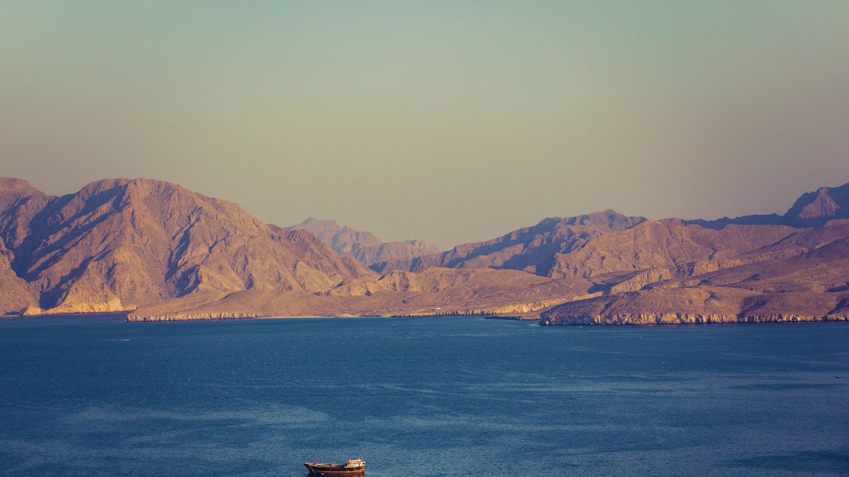 econlife.com tweet media