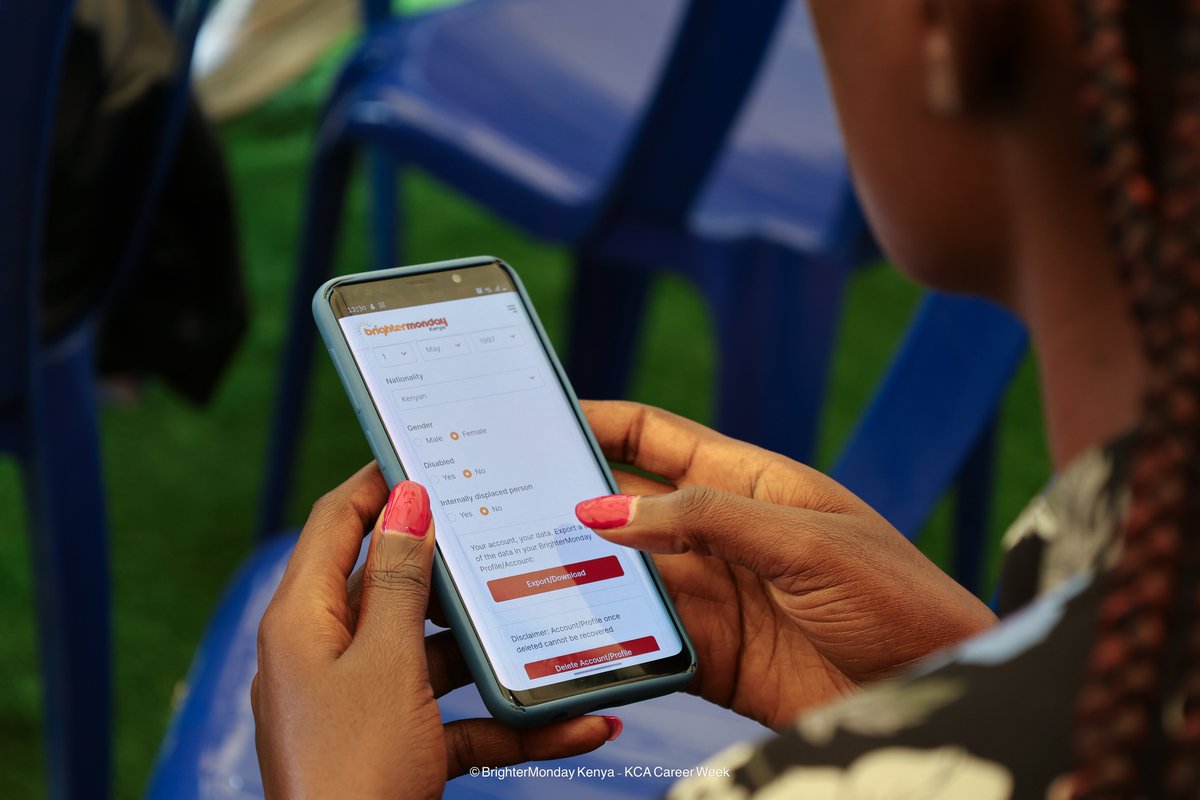 BrighterMonKE's tweet image. All you need is your phone + CV.📱📜 Day 2 at @kca_university is a vibe!!! #CVReviews, one-on-one #CareerCoaching, helping you apply for real #JobOpportunities, and onboarding you to our #AICareerTool, all in one spot. Come through, Kesho, tutakuwa kwa ground bado. 🚶🏾‍♀️🚶🏾‍♂️
#cvtips