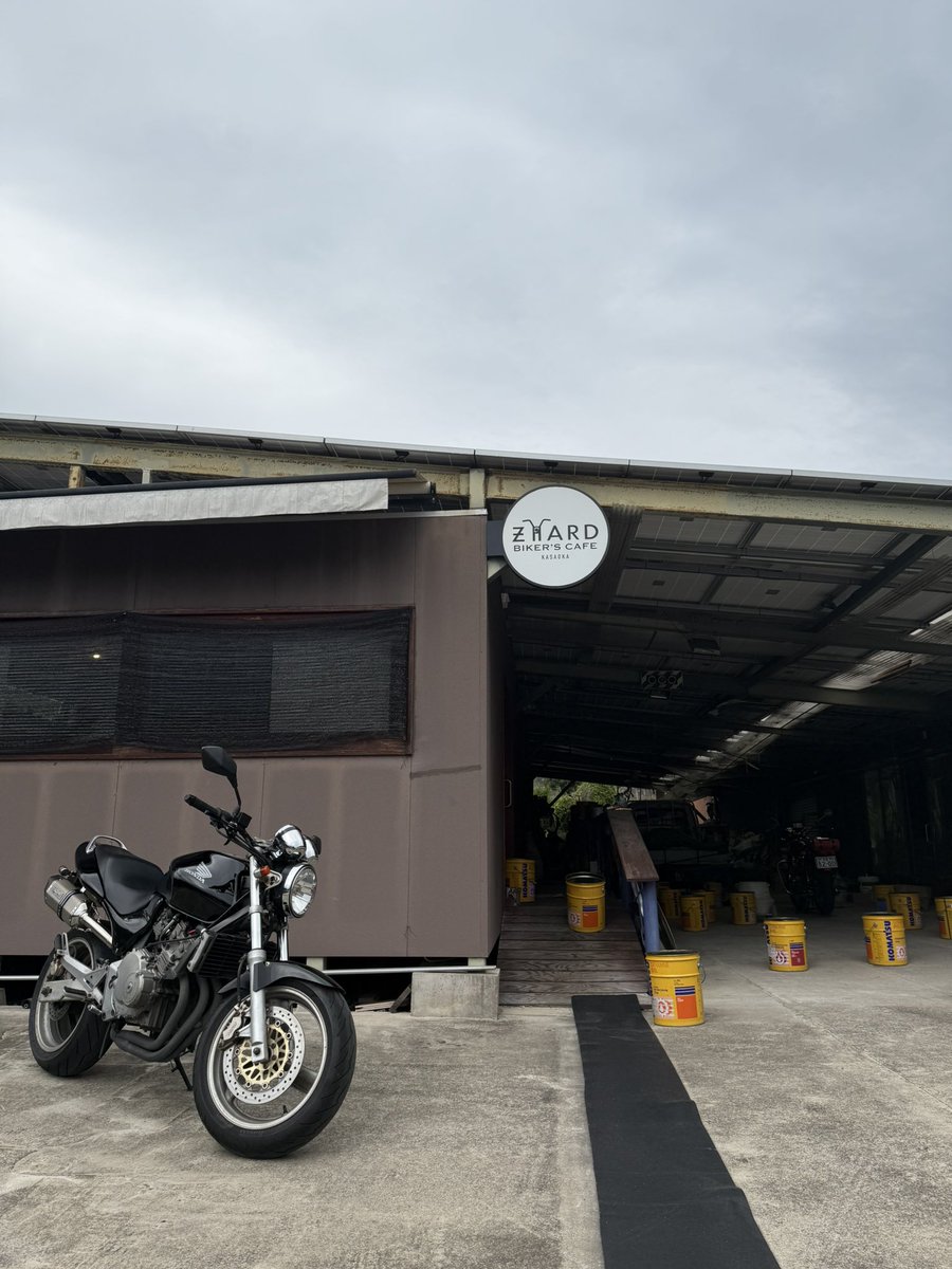 Tadakou_19's tweet photo. 名前 ただの
性別 男
身長 182.7
年齢 21歳
住み 滋賀
愛車 DUCATI 1098R
        HONDA HORNET250
        RENAULT MEGANE RS 273 TROPHY 2
推し ANTIBCSC バッタ先生
一言 よろしくお願いします(*^^*)
#DUCATI   #HONDA
#バイク乗りとして軽く自己紹介
#バイク好きと繋がりたい
#車好きと繋がりたい https://t.co/xPf79oy8in