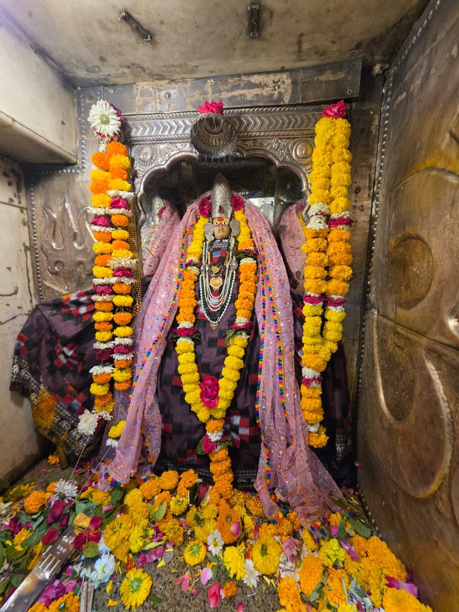 श्री ॐकारेश्वर ज्योतिर्लिंग संध्याकालीन आरती श्रृंगार दर्शन | 11.03.2026

Shri Omkareshwar Jyotirlinga Evening Aarti Shringar | 11.03.2026