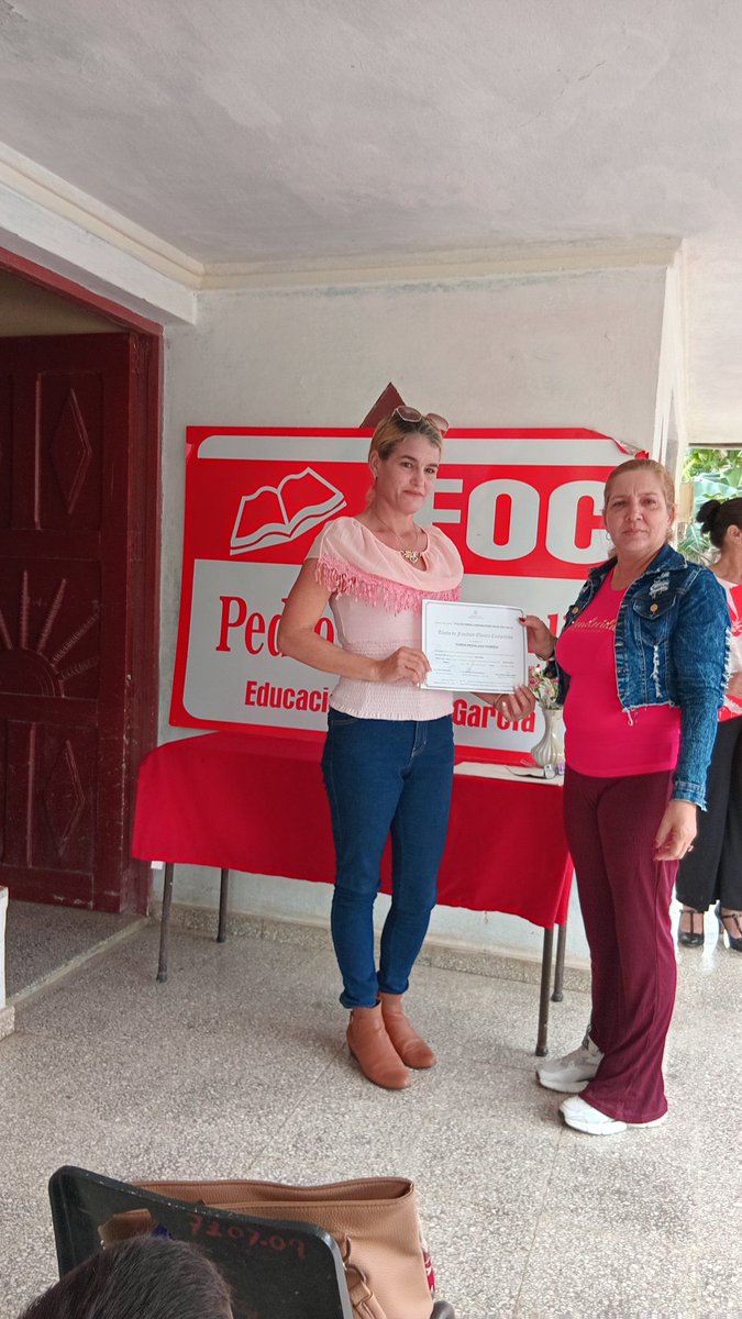 CalixtoDme's tweet photo. La graduación en la FOC Pedro Díaz Coello del municipio #CalixtoGarcía culminó una etapa de vida y formación de 19 educandos de esta institución que obtuvieron su título de Bachiller. Para todos ellos: MUCHÍSIMAS FELICIDADES y adelante!
@GuillermoP59059 @CubaMined @DPEHolguin https://t.co/AydBu8id9z