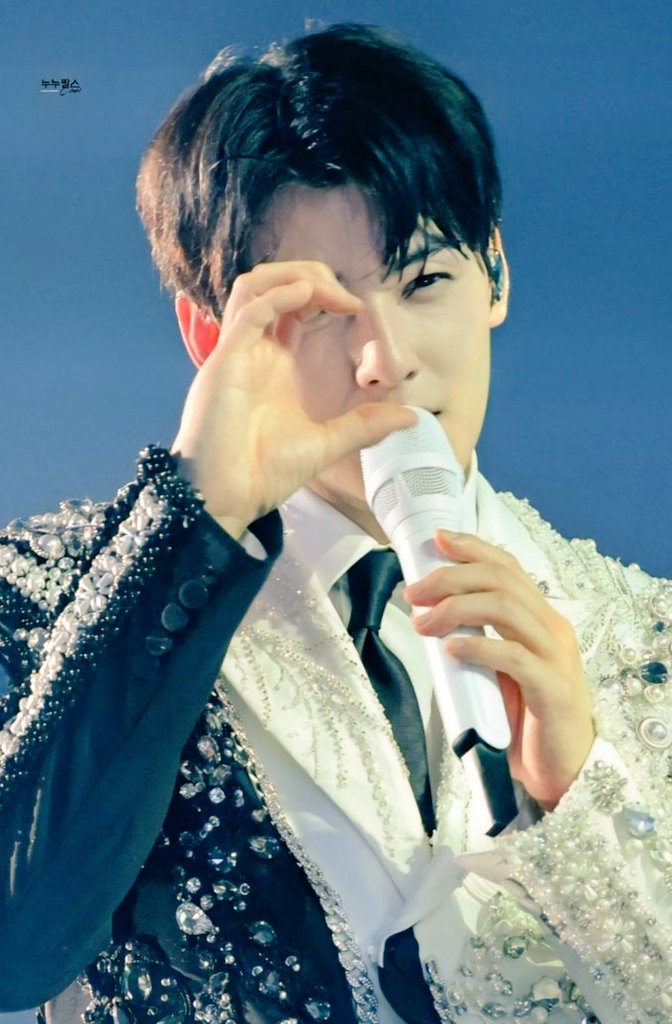 If things feel heavy right now, I hope you remember there are so many of us quietly rooting for you. No pressure, no demands. Just support.
#CHAEUNWOO
