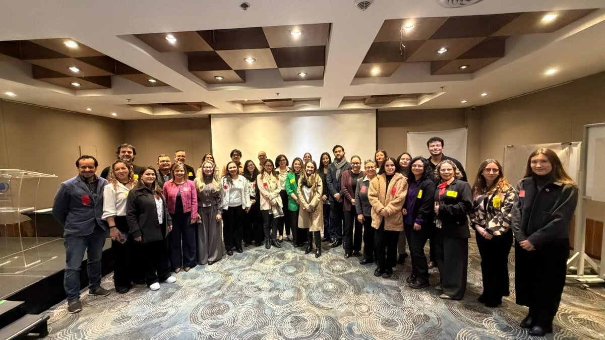 APCColombia's tweet photo. #AgendaAPCColombia 📌 | Más de 100 representantes del Gobierno, sociedad civil, sector privado, academia y cooperación internacional se reunieron en Bogotá en el taller “Repensando la eficacia de la cooperación internacional GPEDC”, liderado por #APCColombia.🫱🏼‍🫲🏾🇨🇴

Abrimos 🧵👇🏾 https://t.co/U1MWIQuOAT