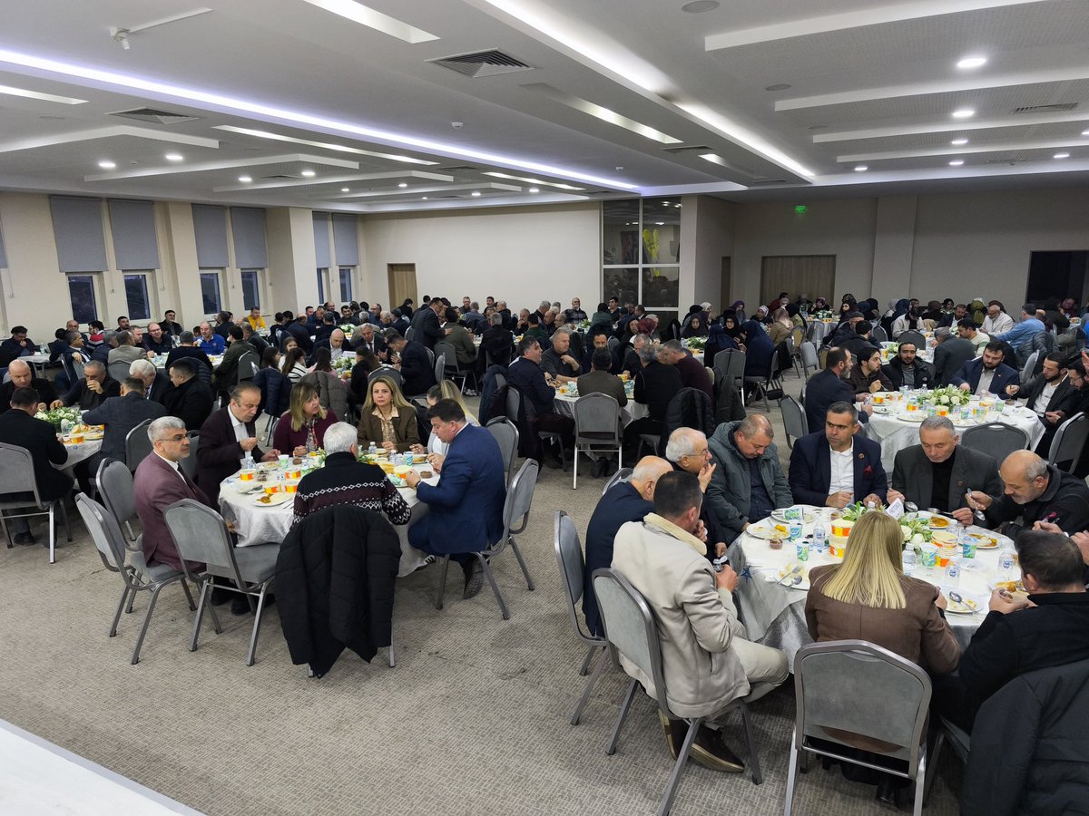 KsnKaymakamligi's tweet photo. Kaymakamlığımız koordinesinde, Keşan İlçe Müftülüğümüz tarafından bir iftar programı gerçekleştirildi.
Hersekzade Ahmet Paşa Anadolu İmam Hatip Lisesi Salonu’nda düzenlenen programda Kur’an-ı Kerim tilaveti okunarak iftar yapıldı ve iftar sonrası hep birlikte dua edildi. https://t.co/3Fu2aHkhgm