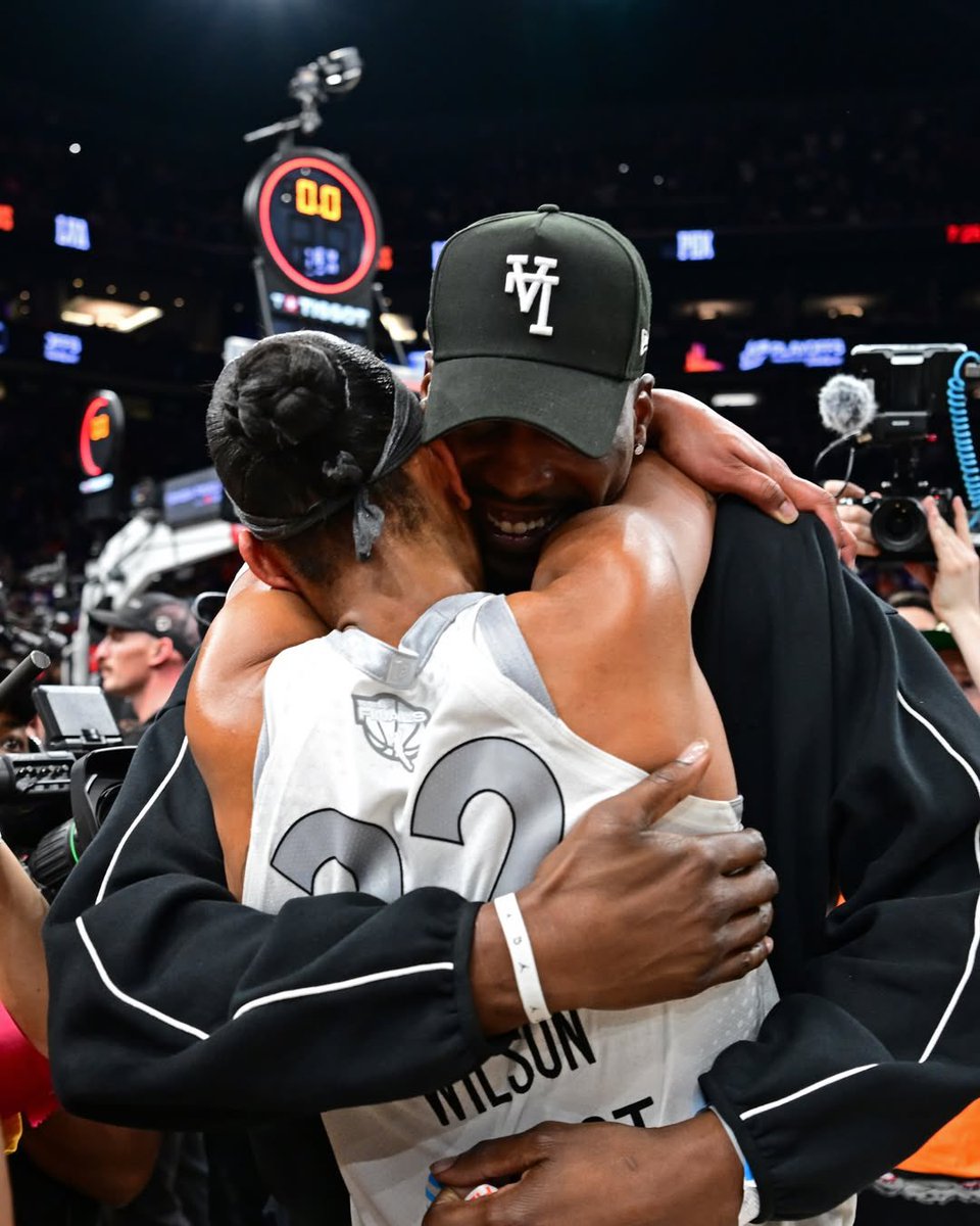 Bam and A’ja are always there for each other’s big moments 🥹❤️

Love and basketball