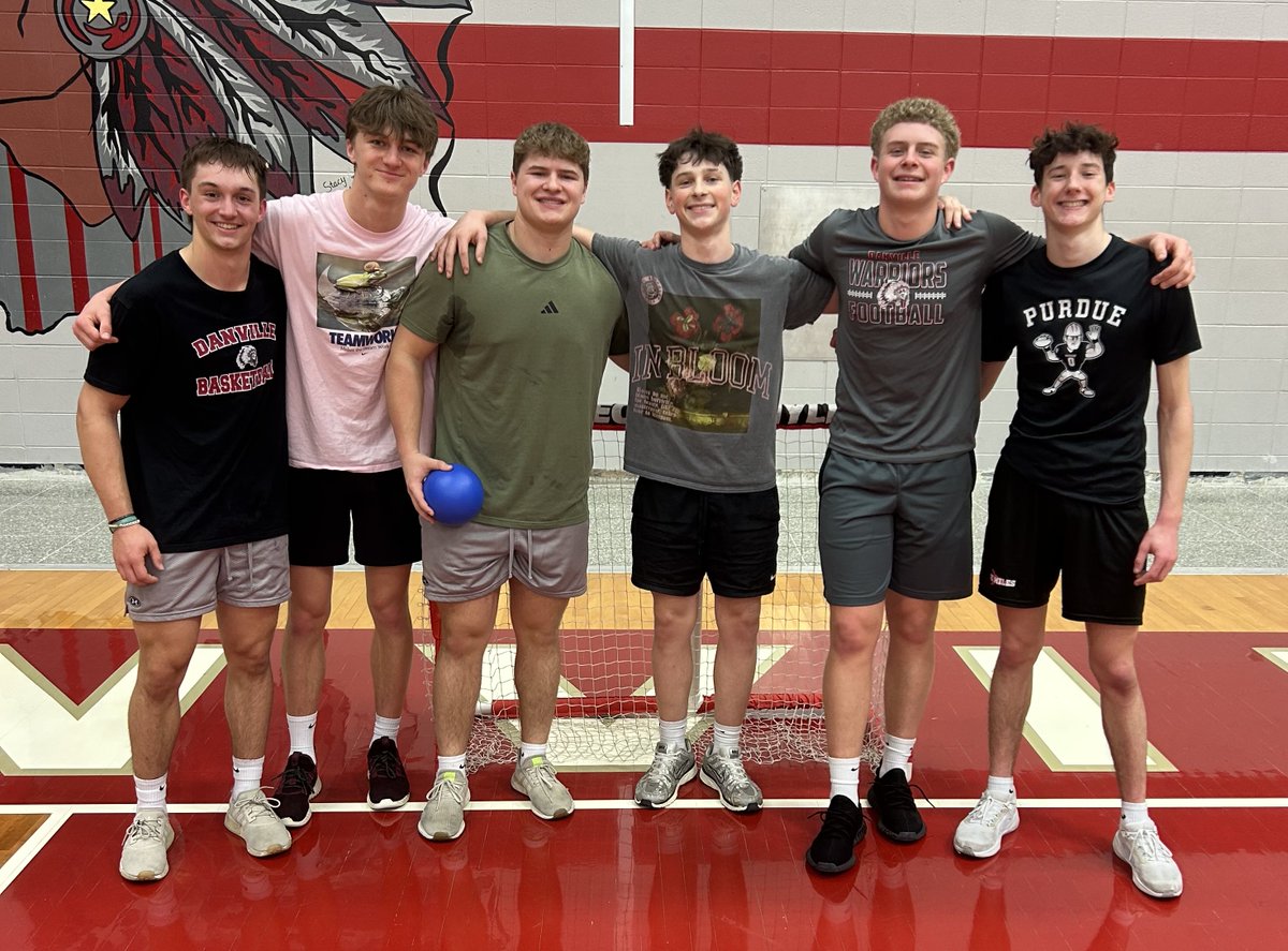 HCWarriorFB's tweet image. 🚨 Wrapped up Night of Champions testing &amp;amp; excited for the progress &amp;amp; growth that our Warriors have shown!

The foundation of our program will always be the work we do in the weight room!

Great change up in class today, shout out to our handball champions!

#21Miles