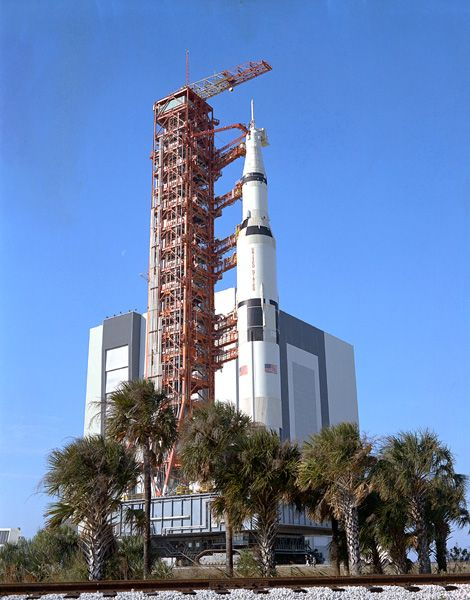 Astro_Cady's tweet photo. #OTD 3/11/1969: #Apollo10 rolled out to the pad. A little over two months later, the mission would carry a full #Apollo #spacecraft to the #Moon for the first time, in a 'dress rehearsal' for the #Moonlanding.
@NASA #space #spaceflight #exploration https://t.co/BEeOvgcAts
