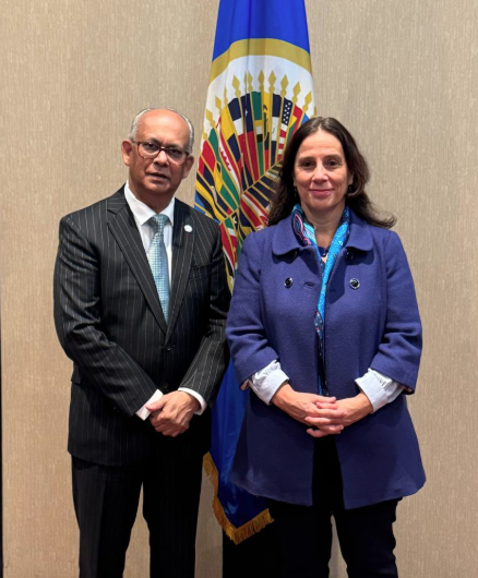 SG_OEA_OAS's tweet image. Durante mi visita a Chile, me reuní con mi Representante Especial para @OEA_BelizeGuate y ex Ministra de Relaciones Exteriores de Chile, Antonia Urrejola @An_Urrejola. Revisamos los esfuerzos en curso y los próximos pasos en el proceso #Belize–#Guatemala, una de las