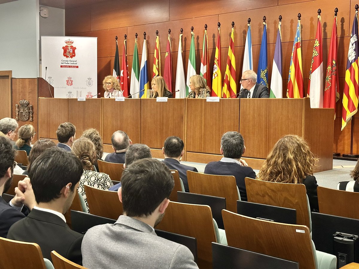 PoderJudicialEs's tweet photo. La presidenta del TS y del CGPJ inaugura el curso académico 2026-2027 de la @Esc_Judicial 

📄 Nota informativa: https://t.co/lUly6rw6s5 https://t.co/aKiZj6VATS