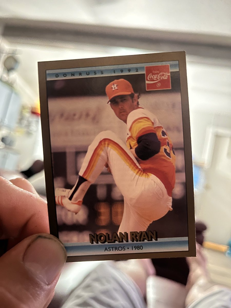EleazarLuna432's tweet image. One of many Ball cards I found Demoing my grandmothers house! #nolanryan #markmcgwire