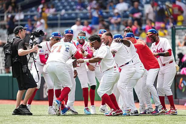 telerebeldetv's tweet photo. ⛅Buenos días comunidad.

✅ Llegó el miércoles y día de definiciones en el Clásico Mundial.

✅ Nuestro Cuba Clásico se juega el boleto ante Canadá y México e Italia definen los clasificados del grupo B. https://t.co/nceWQbSJ8o