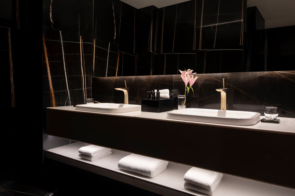 luxurygroup's tweet image. Steigenberger Hotel Doha, Qatar. Ideally located luxury hotel with world class amenities. #Doha #dohaqatar #besthotelsindoha #bookdirect #luxuryhotels hrewards.com/en/steigenberg…