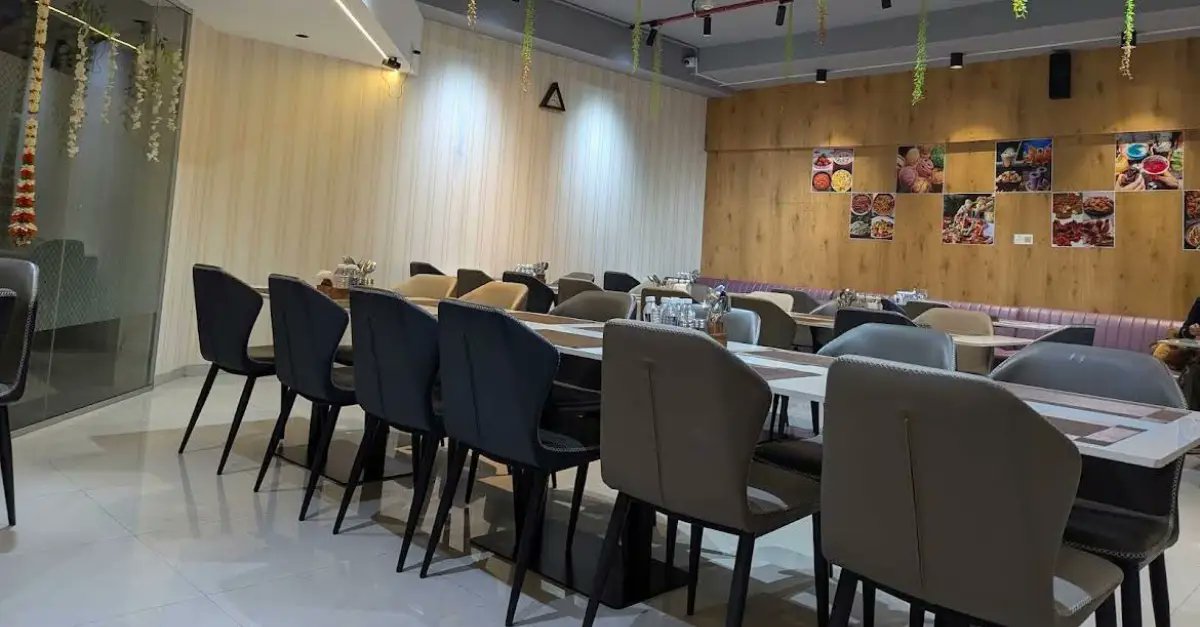 🍽 Fully Furnished Restaurant for Lease – Viman Nagar, Pune

3,000 sq ft ready-to-operate restaurant space on the 2nd floor.

🔗 For more details:
authenticproperties.co.in/fully-furnishe…

#RestaurantForLease #VimanNagar #PuneRealEstate #HospitalityProperties #AuthenticProperties