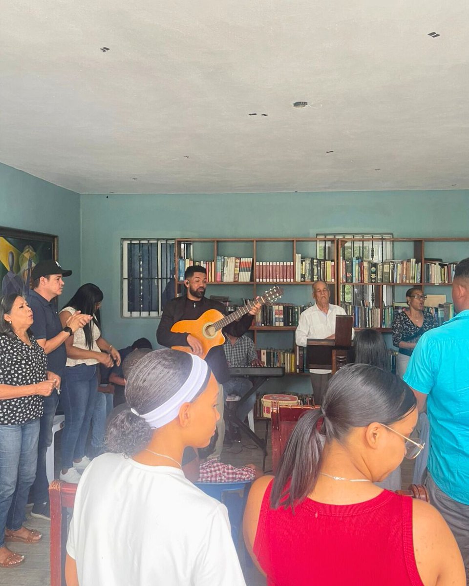 internatio92863's tweet image. As we move forward with the establishment of a new church in the community of Don Nicolás, we continue to grow for God’s glory and honor. Every step we take is guided by His grace, strengthening faith and planting hope in every heart. 

.
#BuildingTheChurch
#CommunityInChrist
