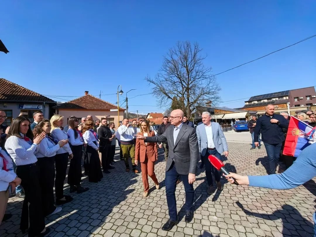 Милош Вучевић tweet media