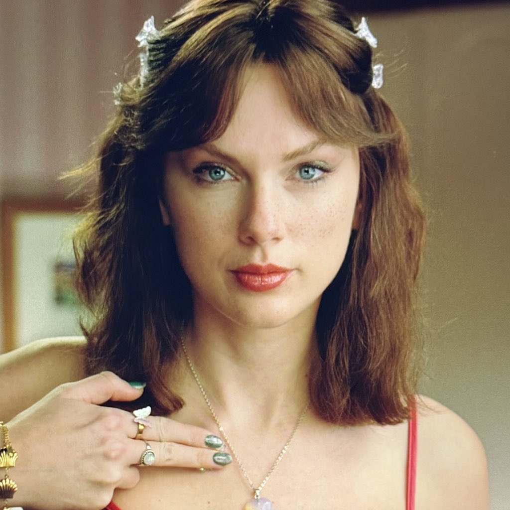 Taylor Swift Charts tweet media