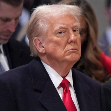 🔴DERNIÈRE MINUTE : 🇮🇷🇺🇸 L'Iran affirme que les États-Unis implorent un cessez-le-feu. Ali Larijani, chef du Conseil suprême de sécurité nationale iranien, déclare :

"Ce soir, nous avons reçu des messages du président américain Donald Trump via le médiateur omanais, nous