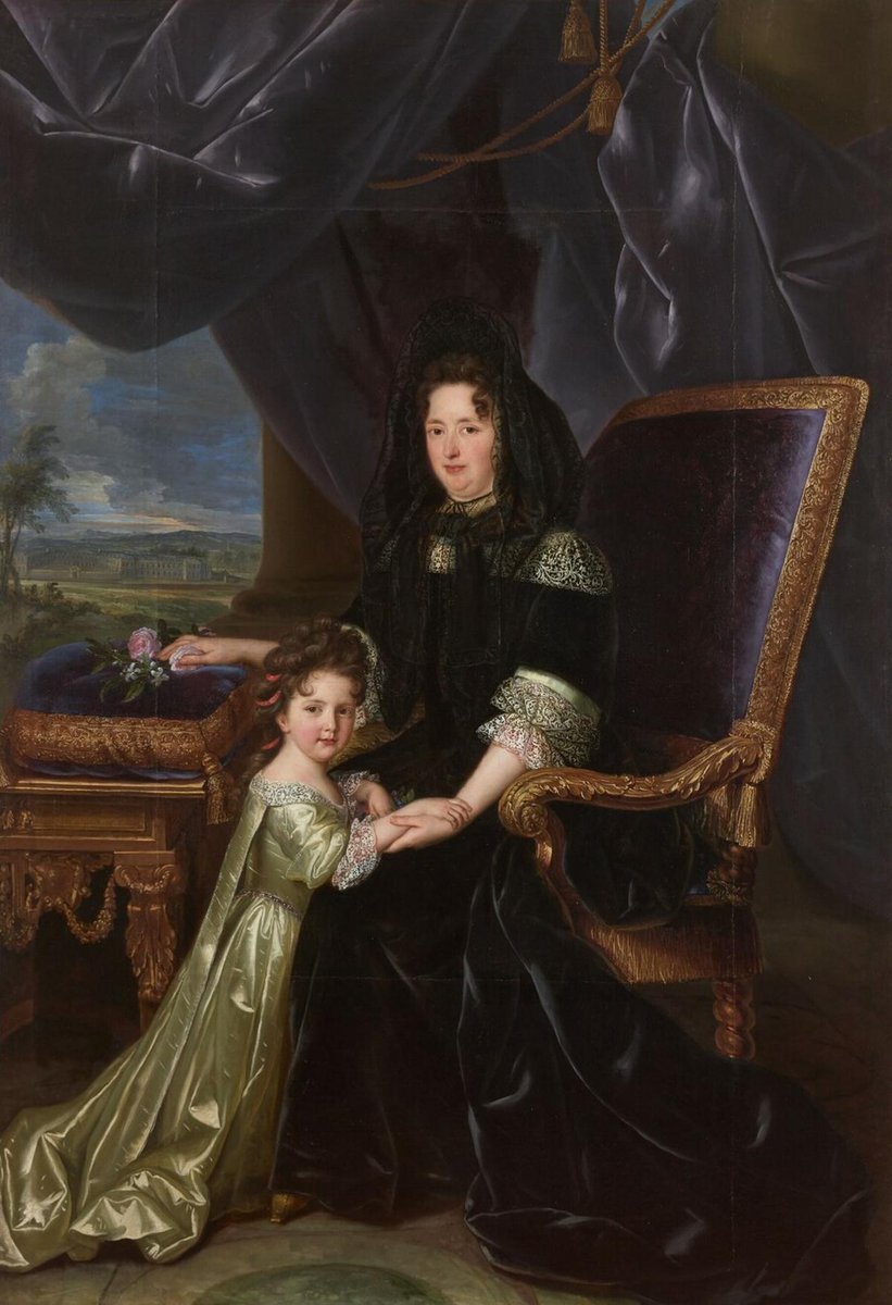 cave_ol's tweet photo. #11mars 1698

Lors   des Couchers du Roi et de Monseigneur, on fait la déclaration du mariage entre Adrien Maurice de Noailles, comte d’Ayen, avec François Charlotte   Amable d’Aubigné, nièce de la marquise de Maintenon.

Louis   XIV donne à la fille du comte d’Aubigné, nièce de la marquise de Maintenon,   900 000 livres à savoir 500 000 sur la maison de la ville,   300 000 en argent comptant et 100 000 en pierreries.

Par ce mariage, à la Cour, on dit que la Maison Noailles est quasi membre de la Famille Royale.

#histoire #versailles