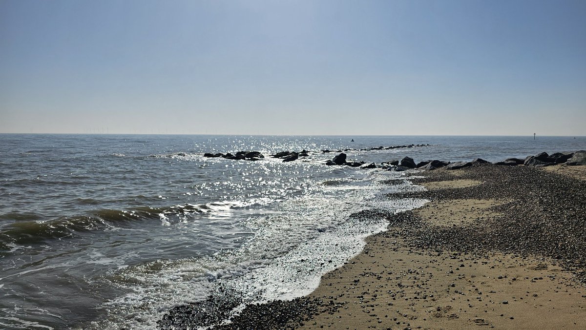 MrC_Copperpot's tweet image. Oh, I love being by the sea when i can. So calming, relaxing, and positive for your mental health and well-being #Sea #calming #Relaxing #MentalHealth #Wellbeing