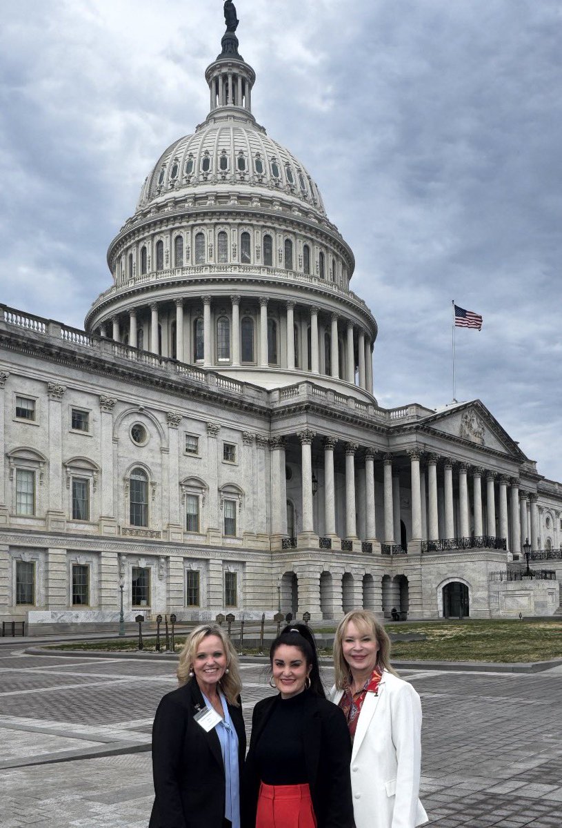 Lindsey Blevins tweet media