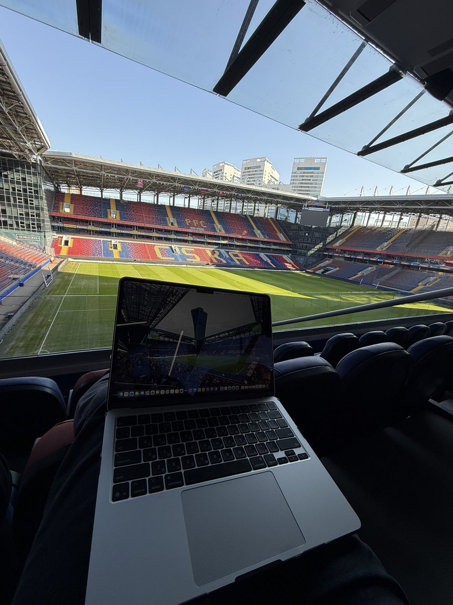 es_kru's tweet photo. Работа с лучшим видом = лучшая работа ☀️🔴🔵 https://t.co/rD88HitfAN