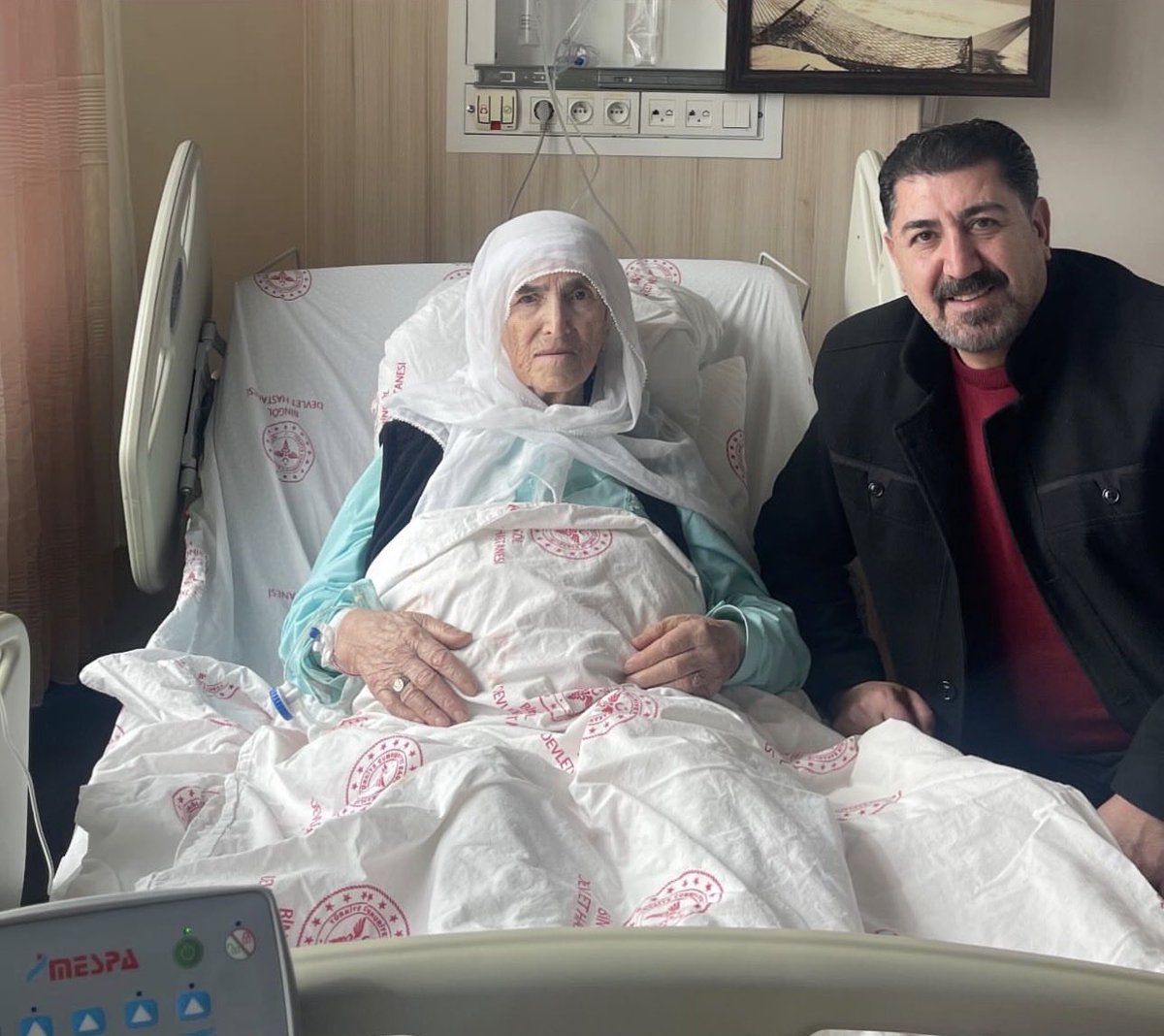 onurdemirag_'s tweet photo. Kıymetli dostum ve akrabalarım olan Cihan Balat, Ferhat Balat, ve Necmettin Balat’ın kıymetli anneleri Rabia Balat vefat etmiştir. Merhumeye Allahtan rahmet sevenlerine başsağlığı dilerim. 🤲

Taziye yeri: Fatih cami https://t.co/SaEJPGEkj3