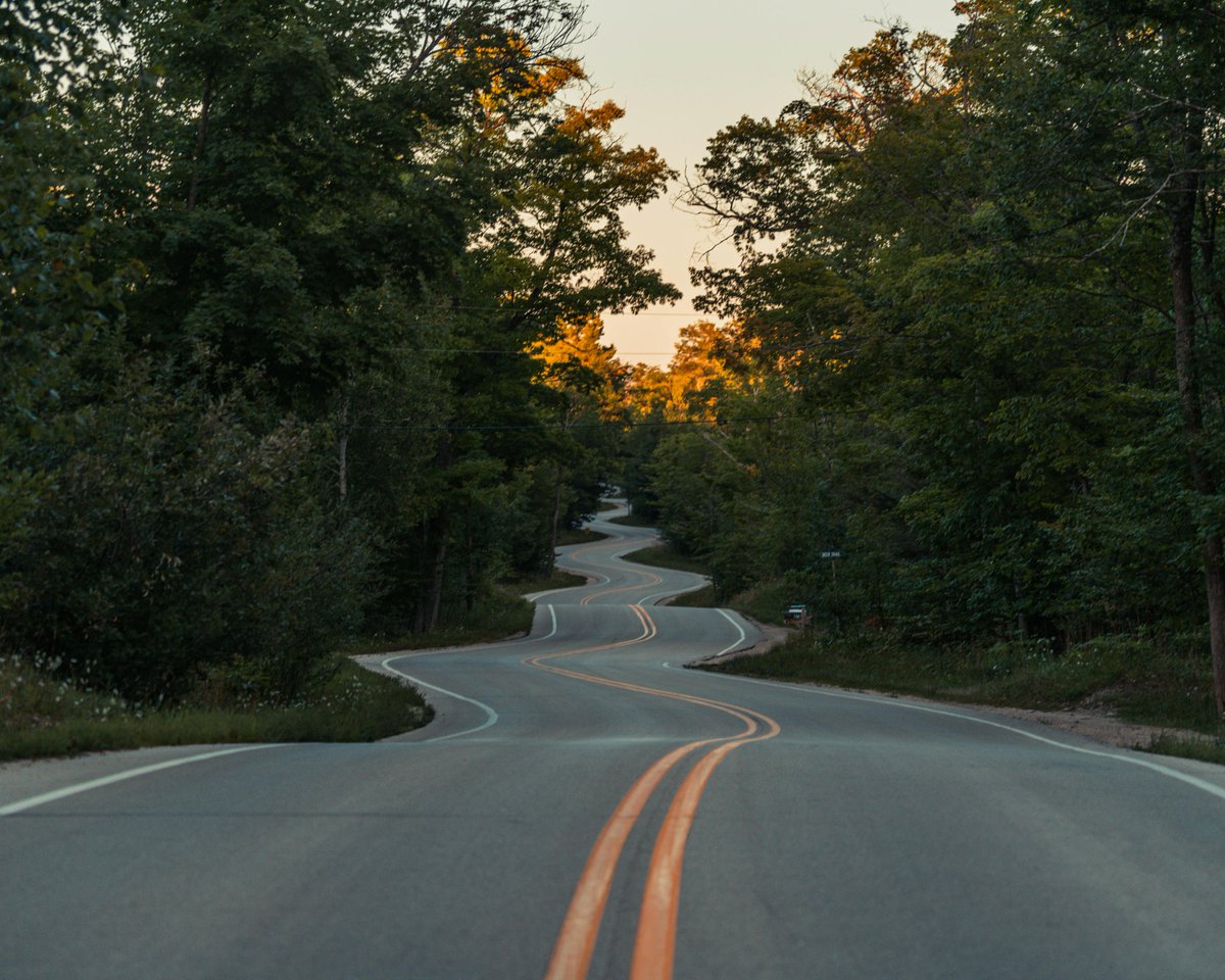 Compassuy's tweet photo. Movimiento no siempre es progreso.

Cuando el rumbo no está claro, las personas trabajan más… pero avanzan menos.

A veces no hace falta empujar más fuerte.
Hace falta detenerse y mirar el rumbo.

#Dirección #Liderazgo https://t.co/2nuuAxkmrO