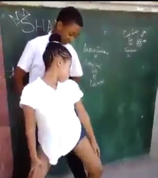 Lami10302's tweet photo. What’s wrong with these girls in school 
another set of leak has been dropped again🥹🤦🏼���♂️
Link is available in the comments section
 Click 
Watch 👇🏼👇🏼 https://t.co/y4MoX2ebRb