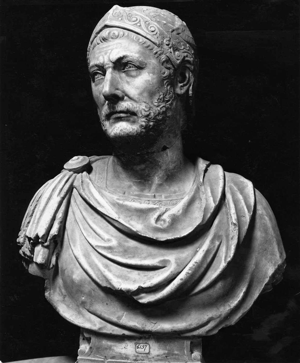 TheCinesthetic's tweet photo. Antoine Fuqua’s untitled Netflix film starring Denzel Washington as Hannibal Barca will begin filming this summer in Italy.

The story will cover the pivotal battles Hannibal led against the Roman Republic during the Second Punic War.

(Via: https://t.co/6p08yVQD1n) https://t.co/ZVCJFHIvUw