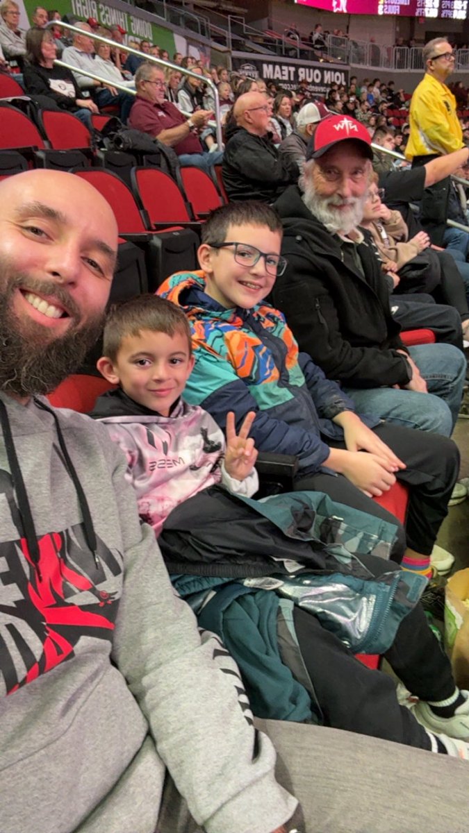 Everybody get up it’s time to slam now. 🏀 Iowa state boys basketball with the boys!