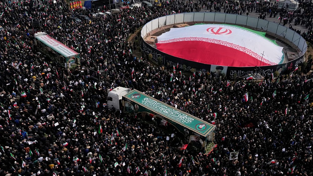 Iran: Funeral procession held in Tehran for military officials

Full details: gitficonline.com

/#GiTFICAgenda2031 (#GlobalDebtinitiative , and #AfCFTA)