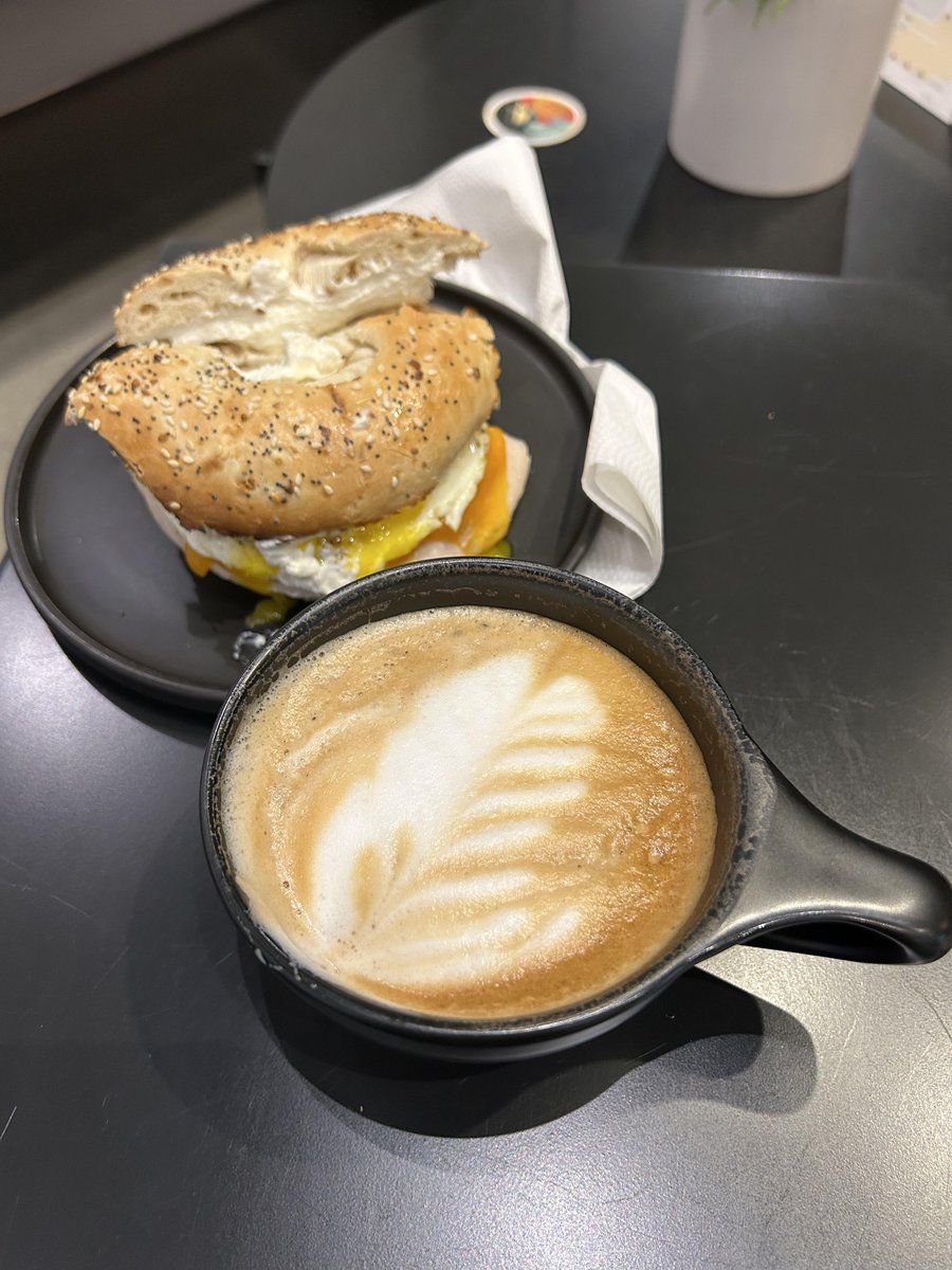 An elegant setting, paired with a cup of coffee☕️🍞😊