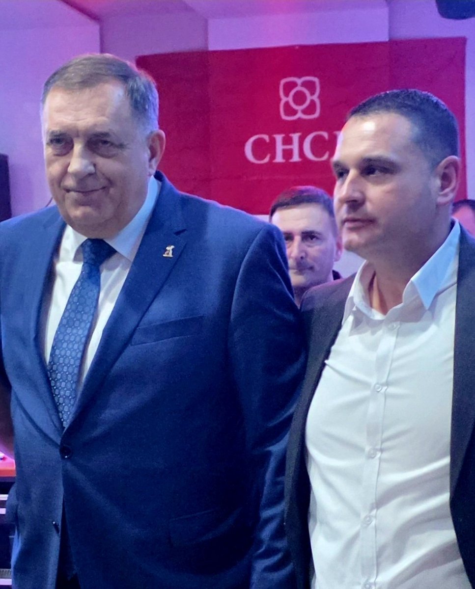 Međusobno poštovanje i uvažavanje su temelj saradnje. Pokret za Bijeljinu podržava politiku predsednika #SNSD #Dodika jer je to politika u interesu opstanka Srpske. 

Kad je sudbina otadžbine u pitanju, jedinstvo je naš jedini izbor. Rame uz rame! 🤝 #RepublikaSrpska