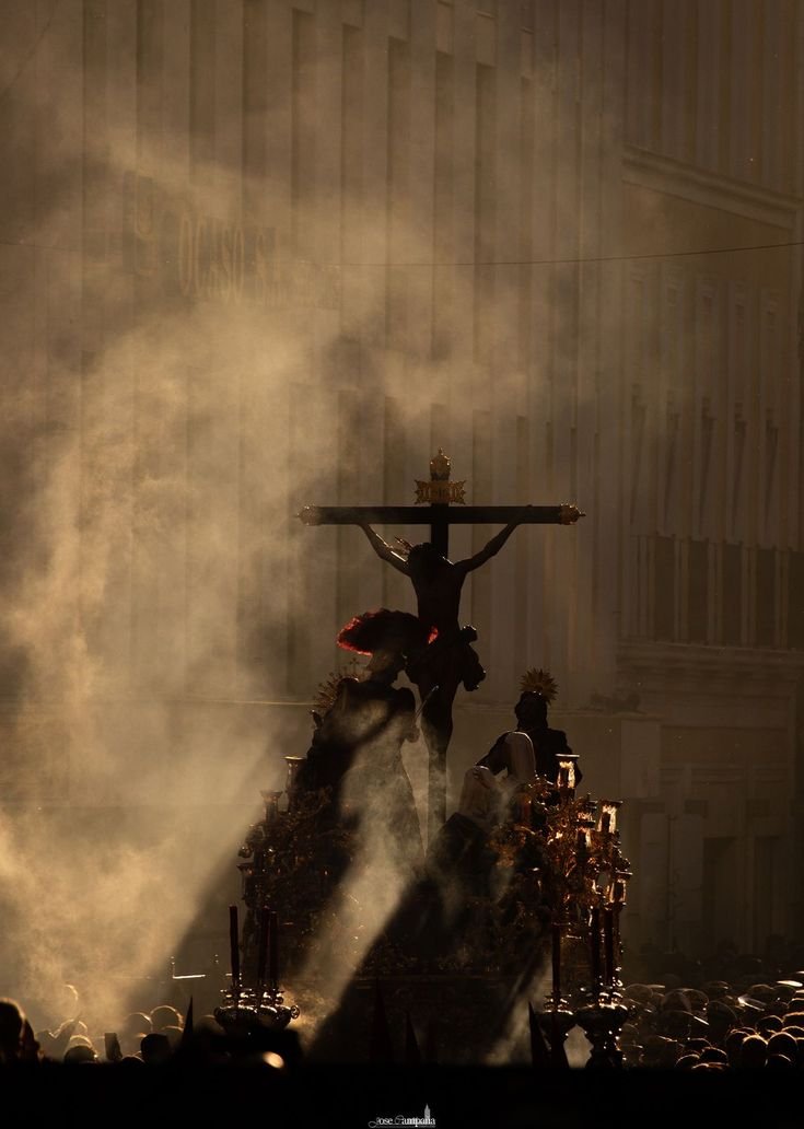 PasionDeSevilla's tweet image. Menuda BARBARIDAD de FOTOGRAFÍA.

#SSantaSevilla26