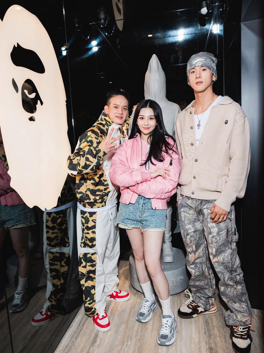 250312 프니엘 인스타스토리, 베이프 코리아 인스타그램

두개로 올라간거 괜히 귀엽구ㅎㅎ