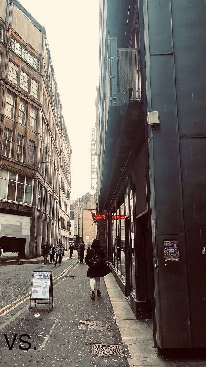 Blonde Usherette. tweet media